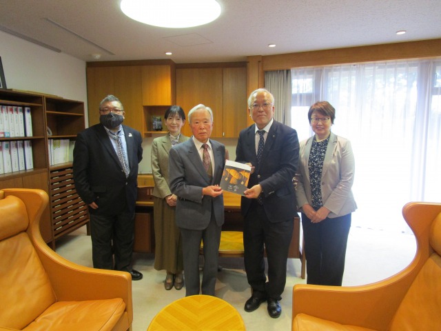 島根県日仏友好協会寄贈図書贈呈式